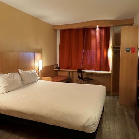 Ibis Istres Trigance Ξενοδοχείο Εξωτερικό φωτογραφία